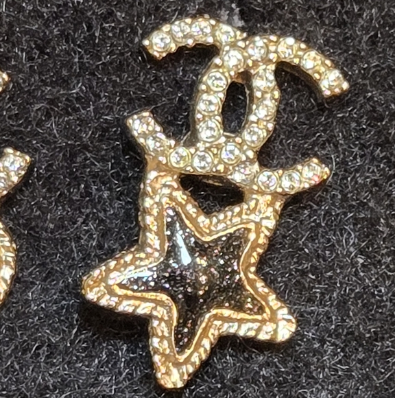 #44 - Authentic Chanel Earrings CHANEL CC/Coco/Heart/Star Gold A20 - Picture 5 of 14